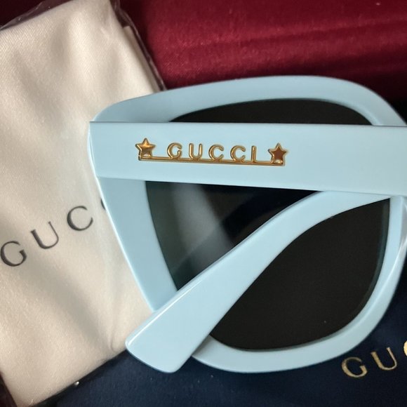 ⭐Host Pick⭐ Stunning and Rare GUCCI Blue Sunglasses - NIB - Picture 3 of 8